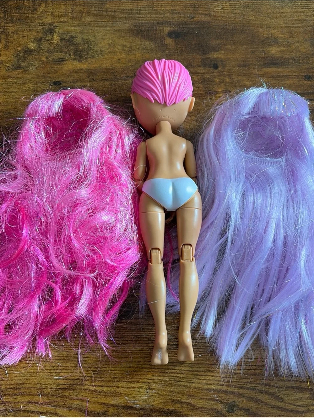 Rainbow High Avery Styles with 2 wigs MISSING HAND 11”